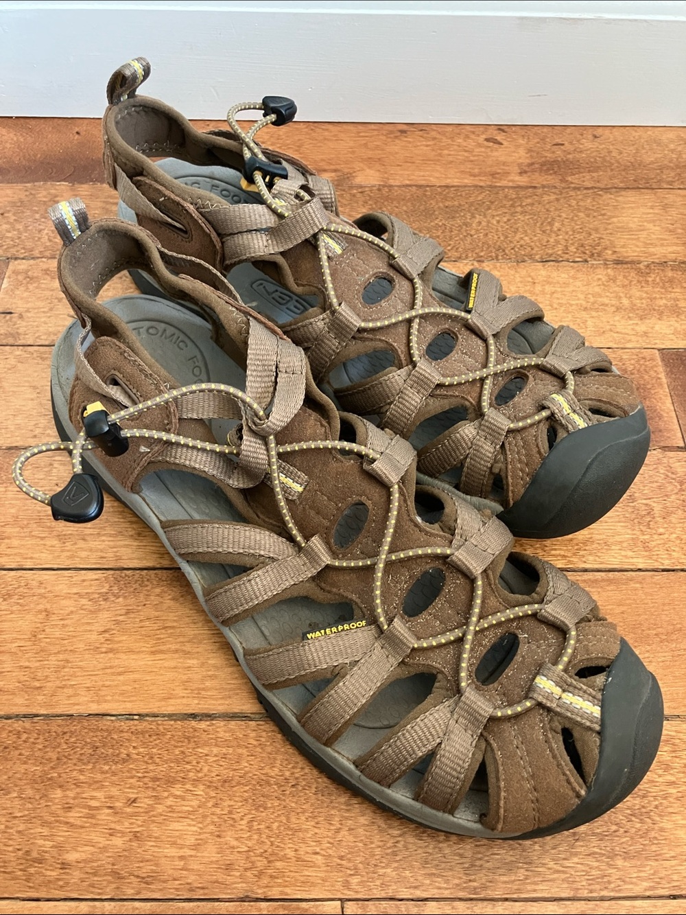 KEEN Newport Leather Waterproof Hiking Sandals Brown Closed Toe Men’s 11
